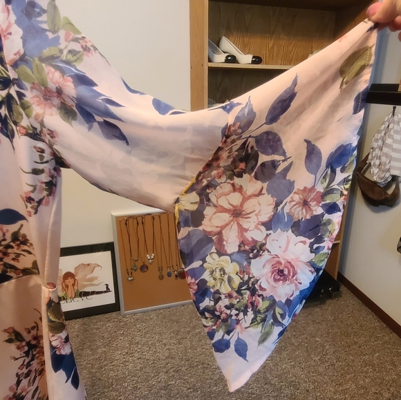 Pink Floral Bell Sleeve Top - Picture 3 of 8